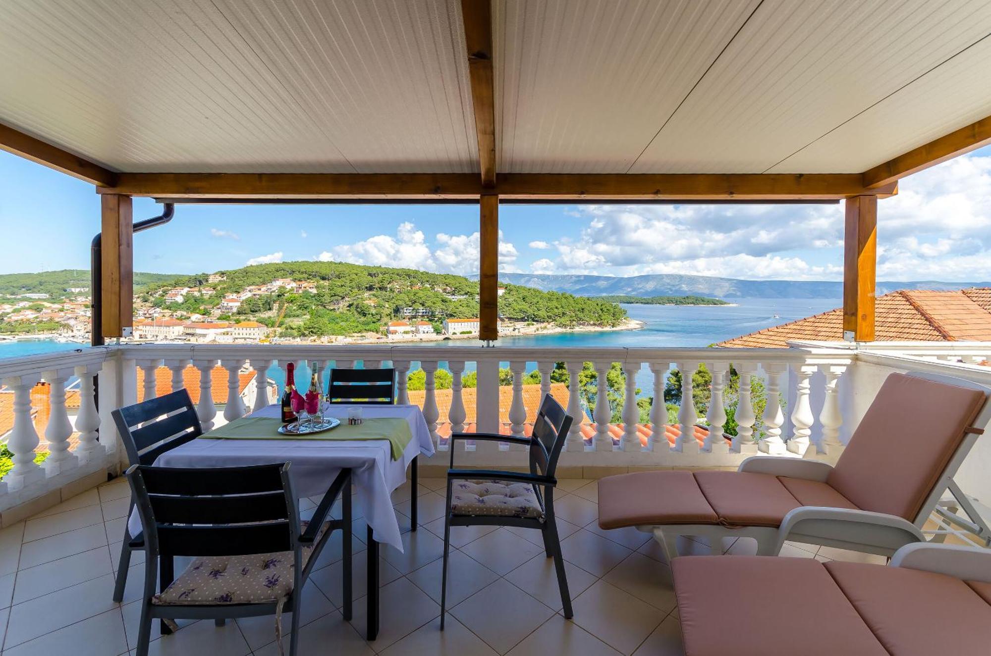 Apartments Jakov イェルサ エクステリア 写真